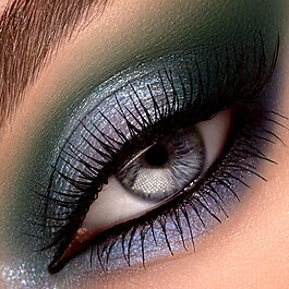 Mthrshp Mega: Celestial Nirvana - Palette De Fards À Paupière